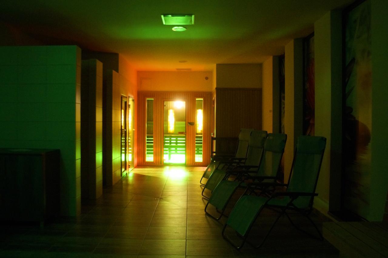 Hotel Fitromax Ajka Exterior photo